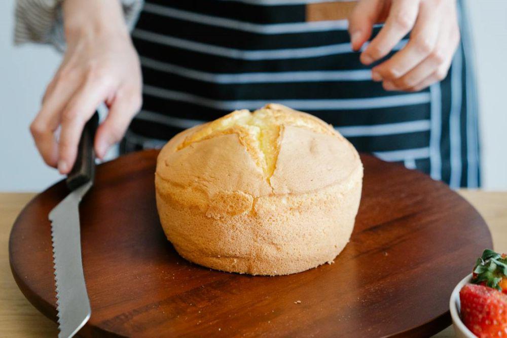 5 Langkah Mencairkan Kue Bolu Beku untuk Didekorasi