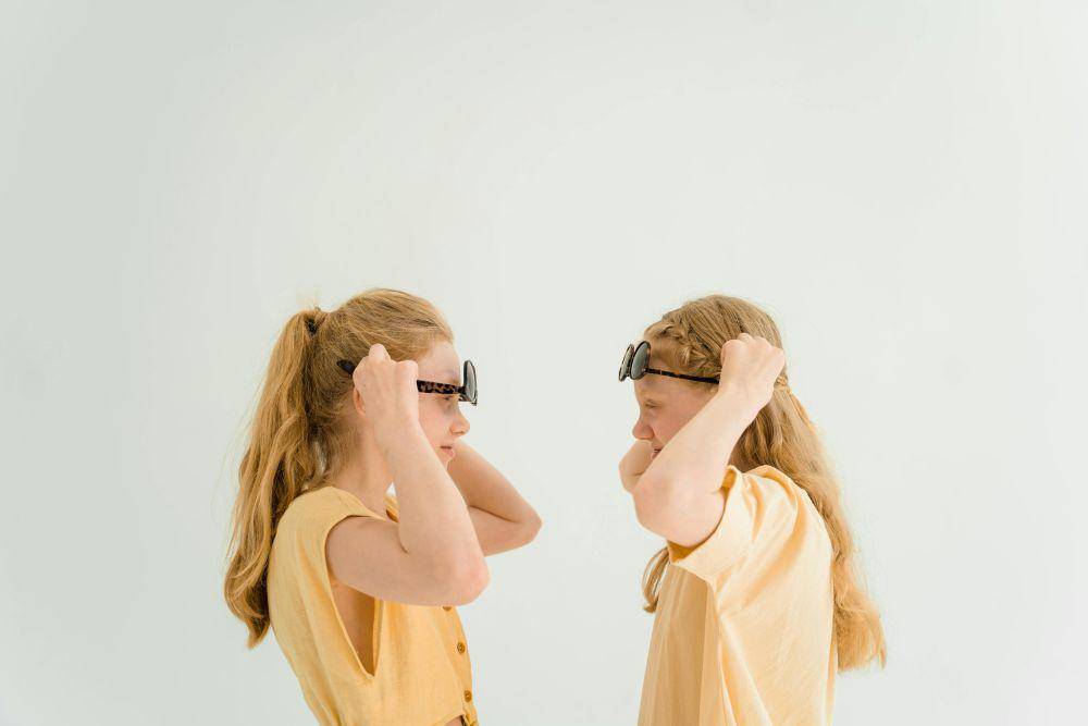 Ilustrasi anak kembar (pexels.com/Ron Lach)