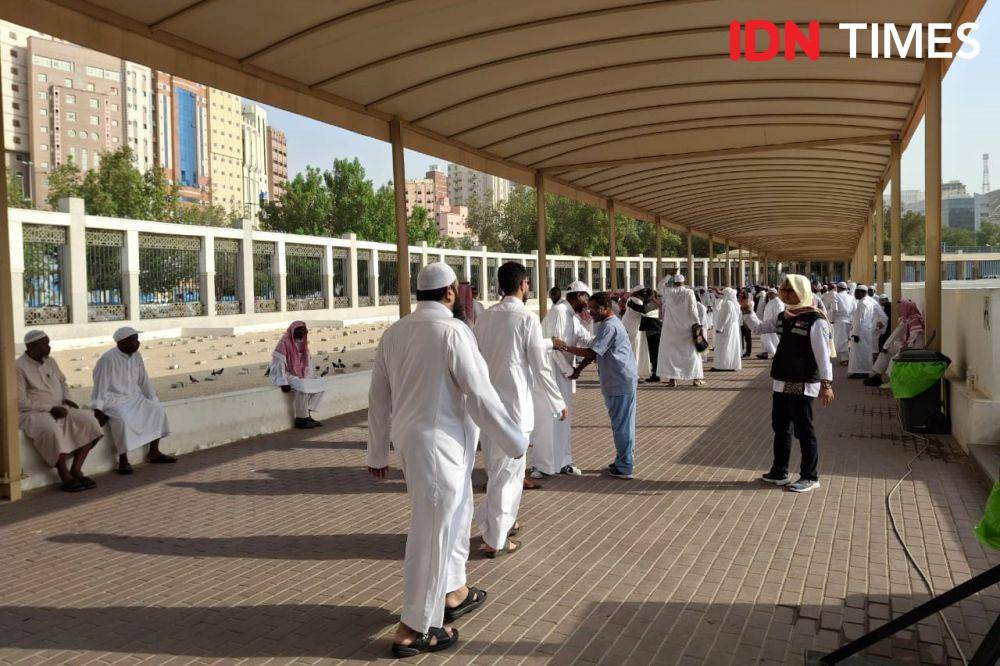 Suasana pemakaman Ma'la di Kota Makkah (IDN Times/Faiz Nashrillah)