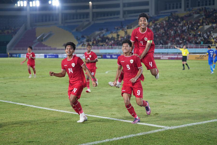 Piala AFF U16, Babak Pertama Indonesia Kurung Pertahanan Filipina