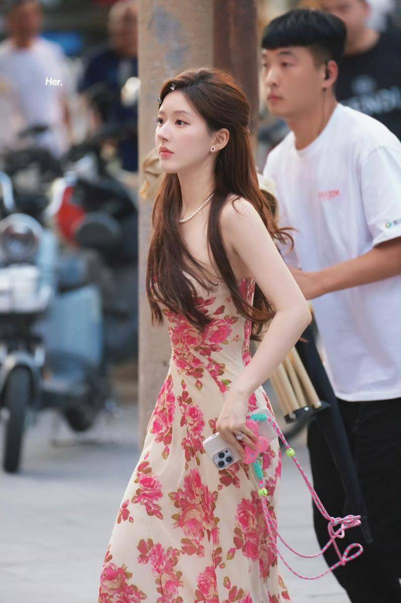 Zhao Lusi (x.com/Love_s_Ambition)