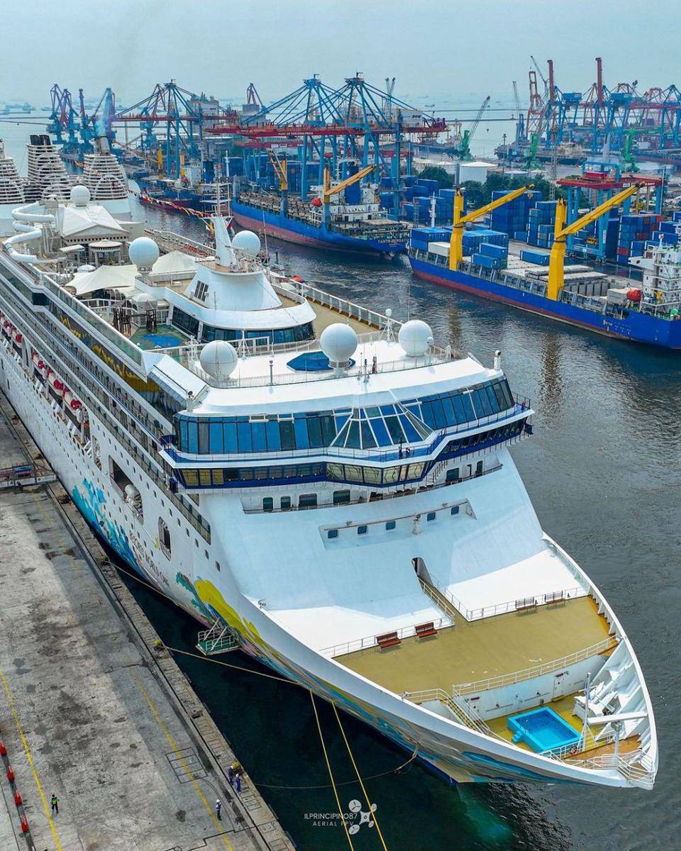 Kapal Pesiar Resorts World One (instagram.com/ilprincipino87_aerial_fpv)