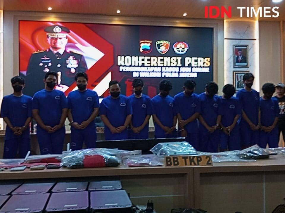 Para pelaku judi online yang berhasil diciduk polresta banyumas terancam hukuman 10 tahun, Selasa (25/6/2024).(IDN Times/Cokie Sutrisno)