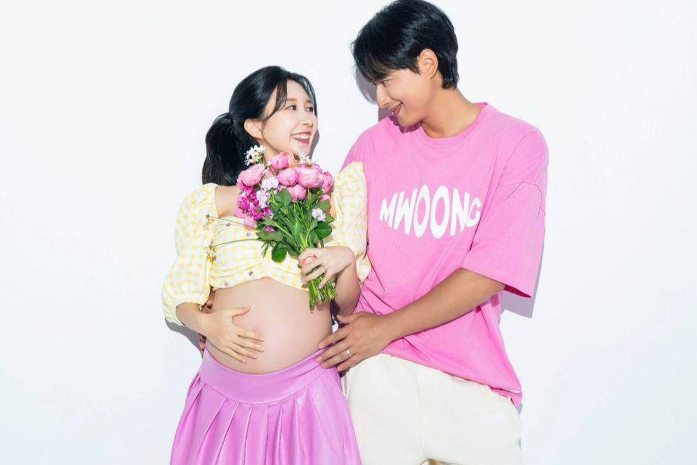 potret maternity shoot Miura Ayane dan aktor Lee Ji Hoon (instagram.com/_leejeehoon)