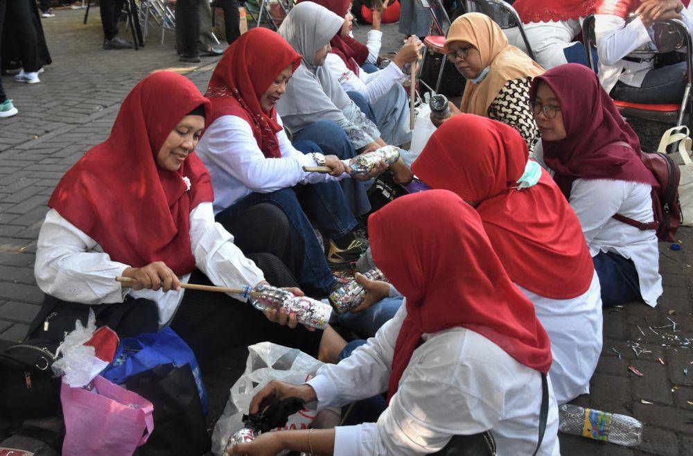 Peringatan Hari Lingkungan Hidup Sedunia dengan mengusung tema lokal Organikkan Jogja, di Embung Langensari, Selasa (25/6/2024). (Dok. Istimewa)