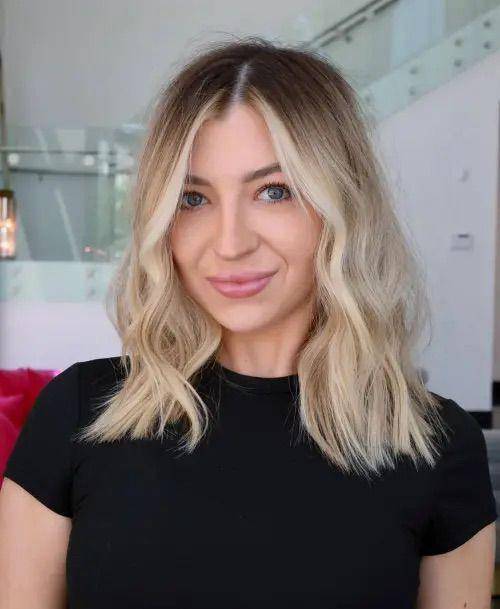 Rambut oval layer sebahu. (therighthairstyles.com)