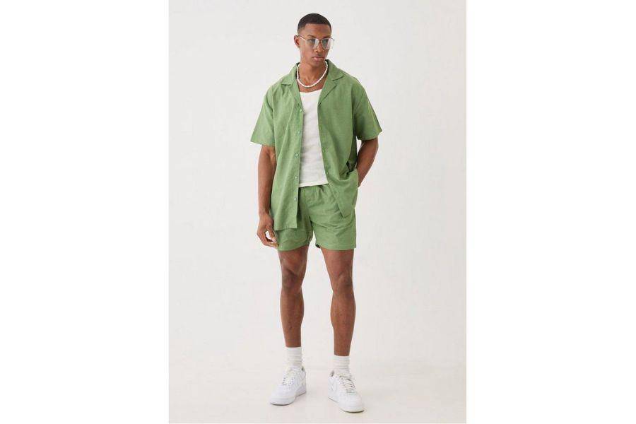 Outfit celana pendek pria (pinterest.com)