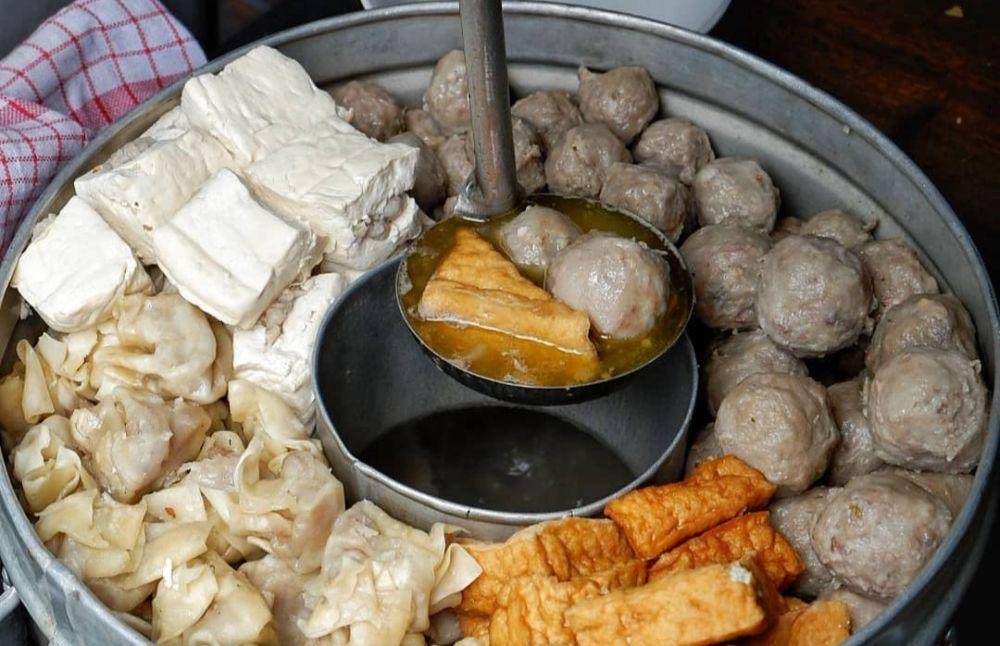 ilustrasi bakso (instagram.com/perutkarets)