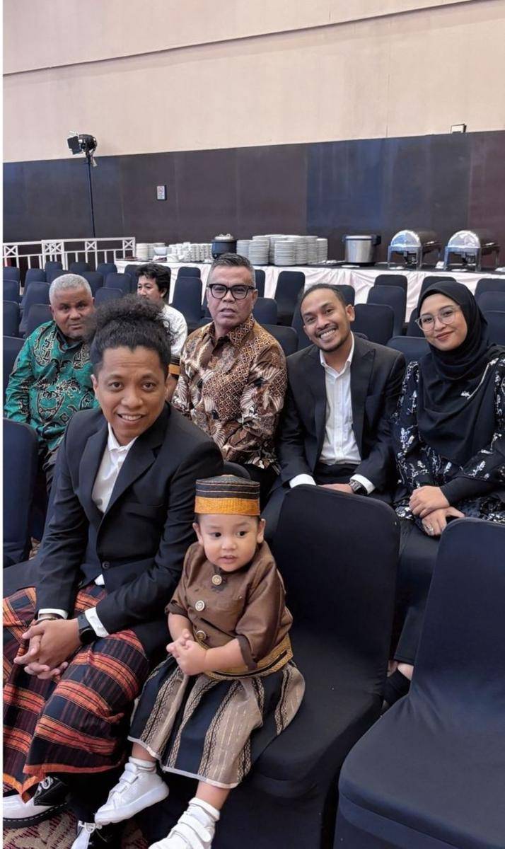 Potret Arie Kriting dan Indah di nikahan Mamat (Instagram.com/indahpermatas)