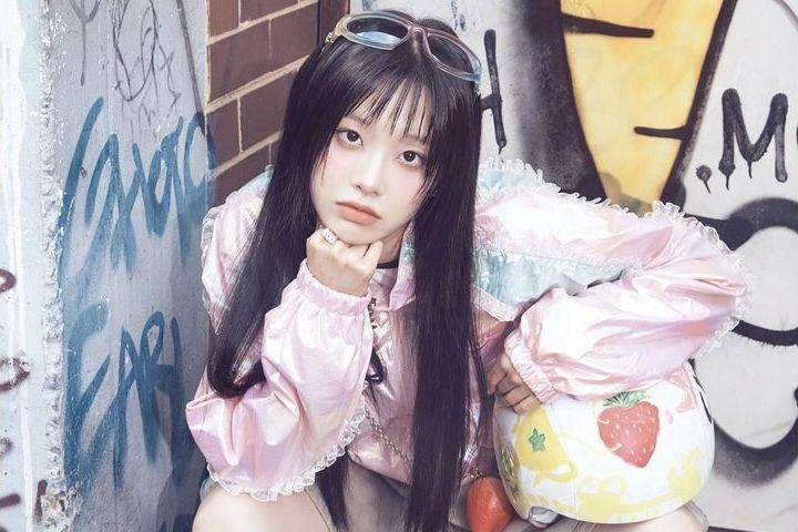 potret Chuu di mini album Strawberry Rush (instagram.com/chuu_atrp)