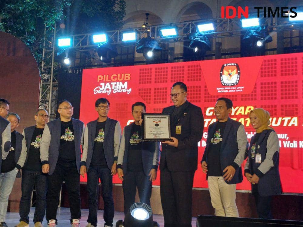 Pelaksanaan coklit Pilkada 2024 dimulai. IDN Times/Ardiansyah Fajar.