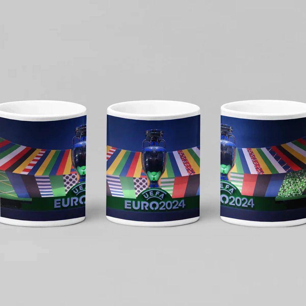 ilustrasi gelas merchandise Euro 2024 (etsy.com)