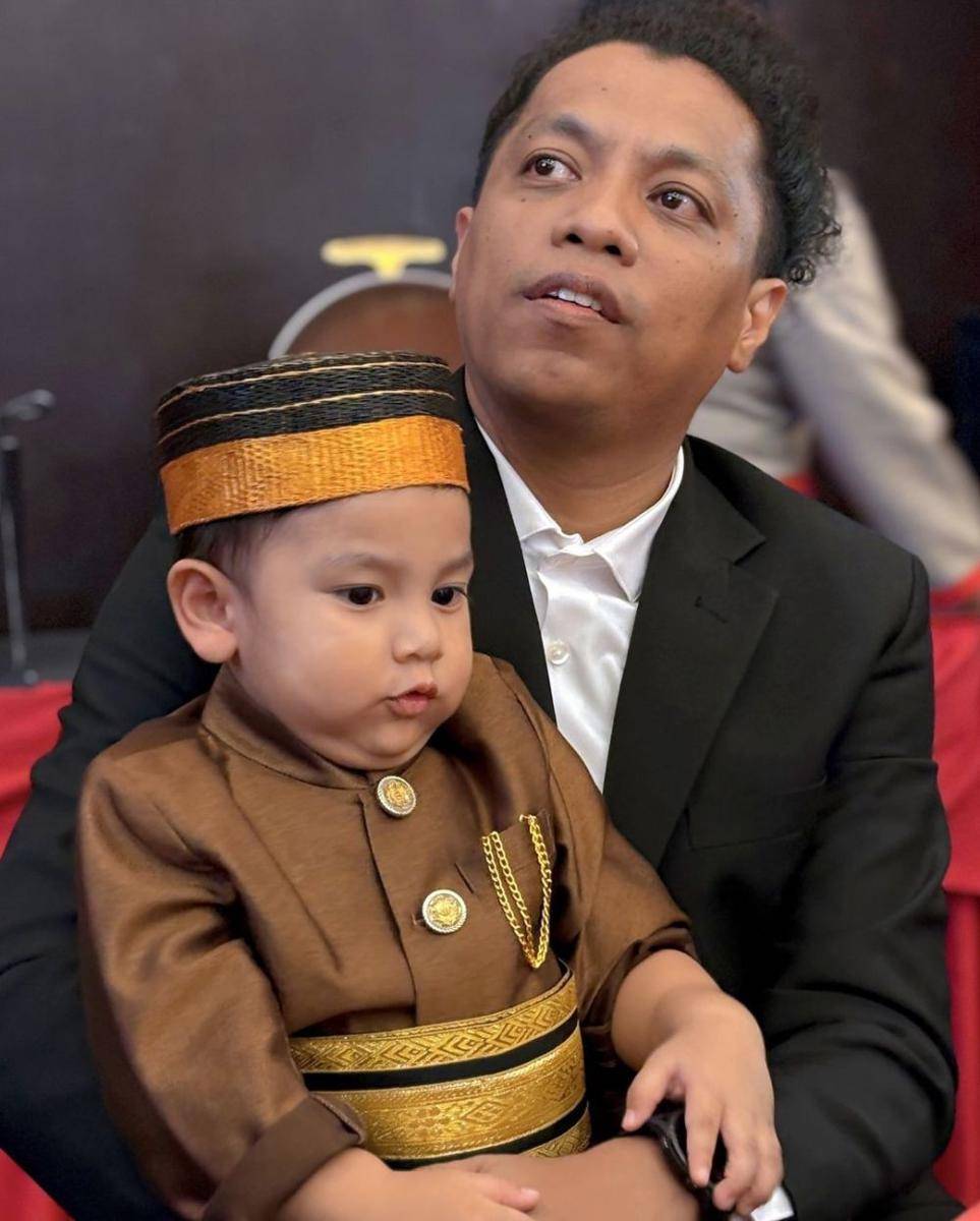 Potret Arie Kriting dan Indah di nikahan Mamat (Instagram.com/indahpermatas)