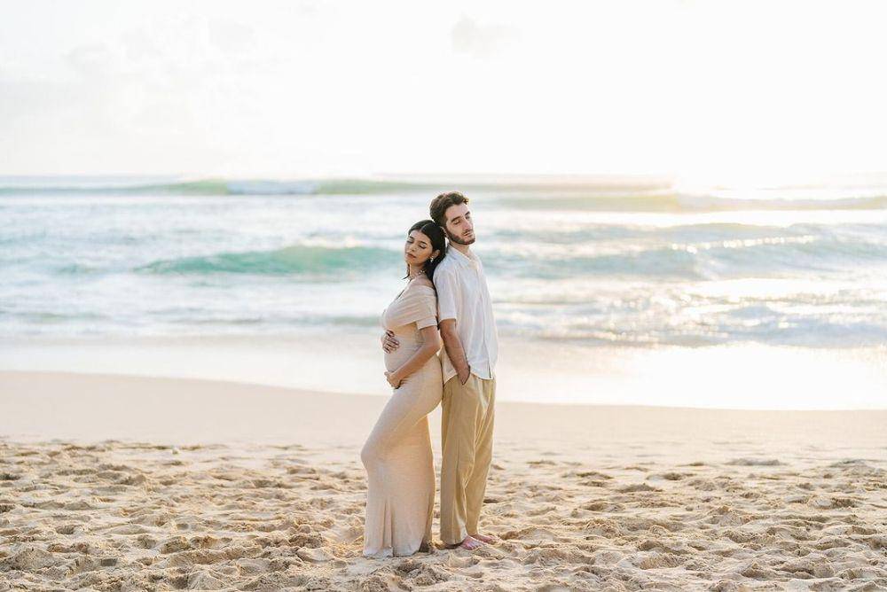 Maternity shoot Jharna (Instagram.com/jharnabhagwani)