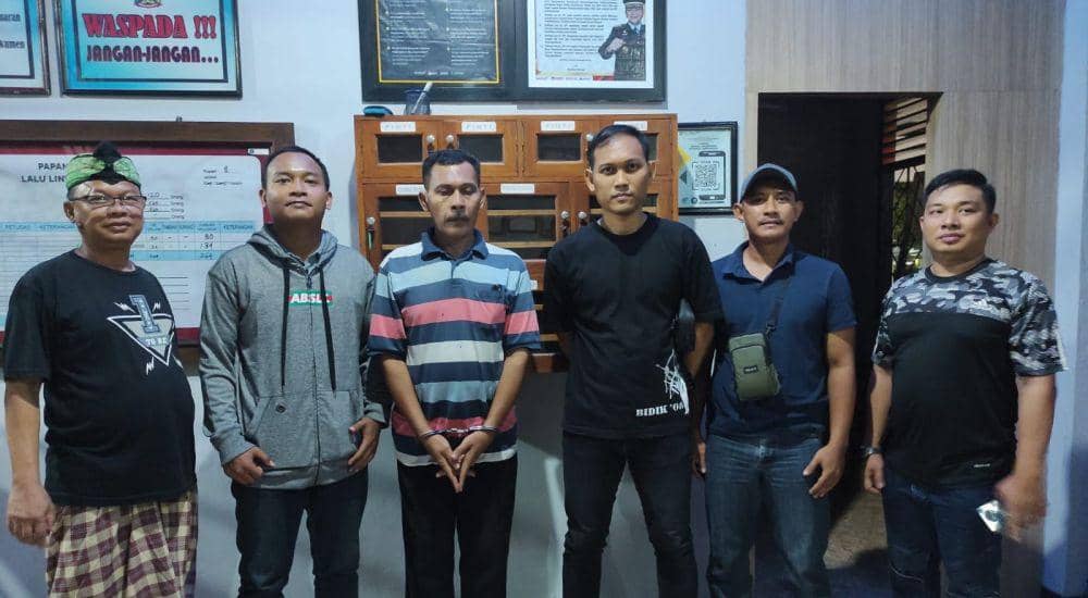 Buronan Martiningrum Widiastuti saat dieksekusi ke LP Pemalang oleh tim Kejari Pemalang. (Dok. Kejati Jateng)