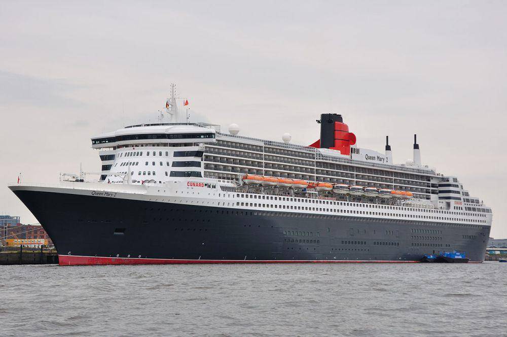 RMS Queen Mary 2 adalah satu-satunya kapal penumpang antar benua di dunia dari jenis ocean liner yang masih beroperasi (commons.wikimedia.org/Hansueli Krapf)