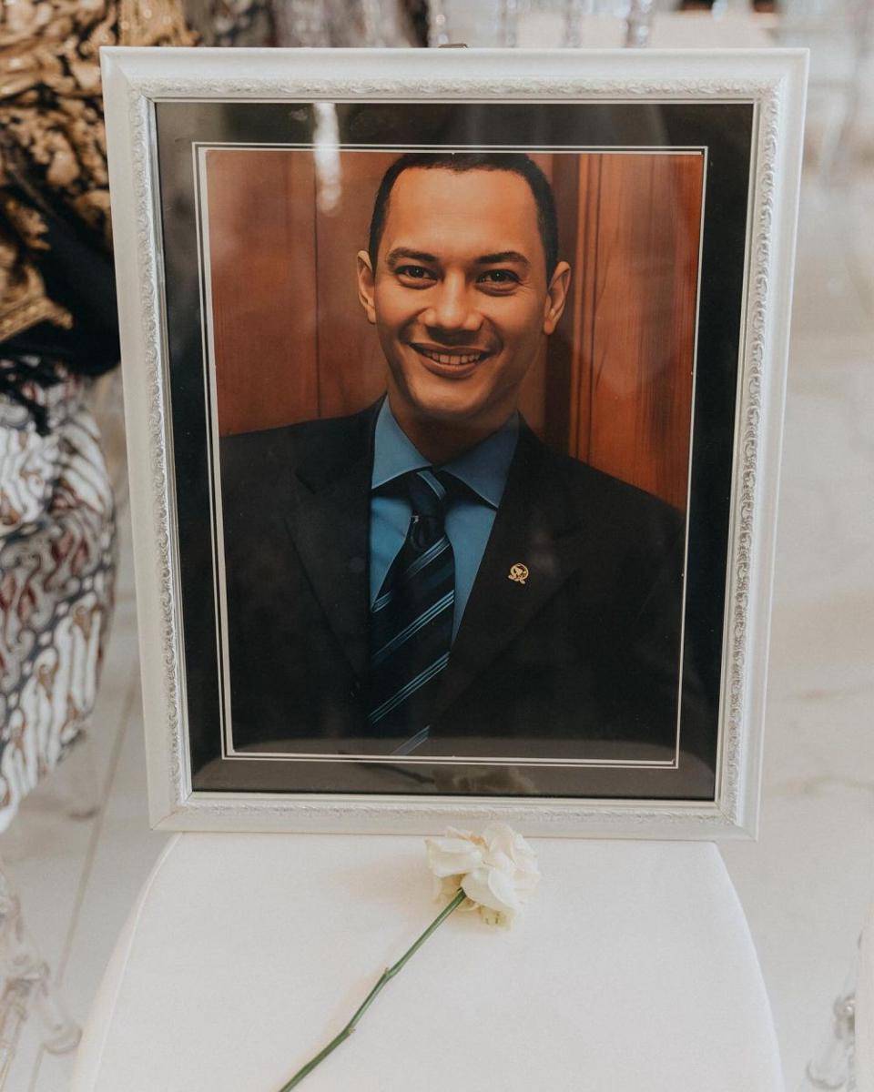 alasan foto Adjie Massaid dipajang di lamaran Aaliyah (instagram.com/aaliyah.massaid)