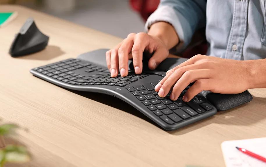5 Rekomendasi Keyboard Ergonomis Terbaik untuk Penulis