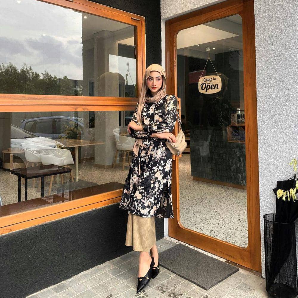 Nimas Azlia (instagram.com/azzllia)