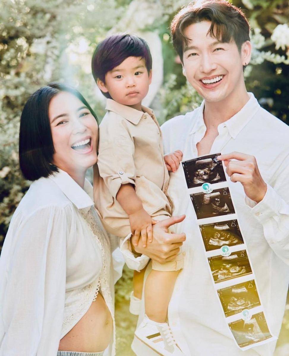 potret Jooy Warattaya dan Push Puttichai umumkan kehamilan anak kedua (instagram.com/warattaya)