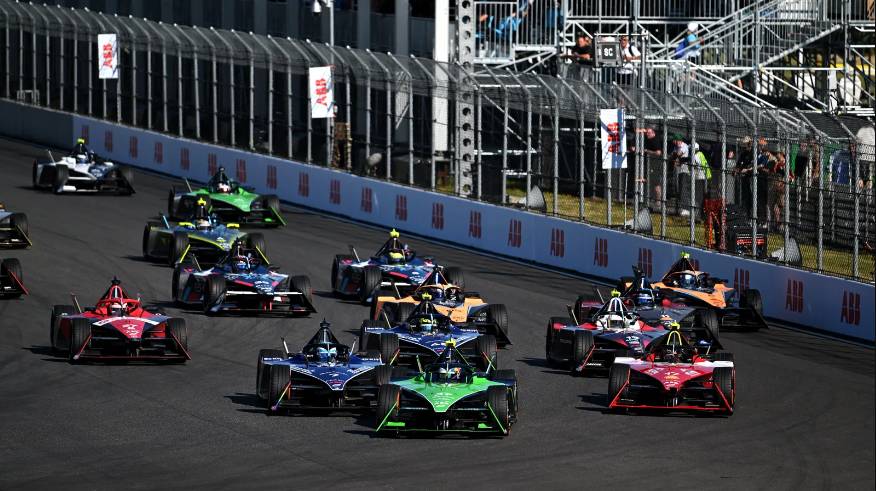 potret balapan Formula E di Sirkuit Portland International Raceway (fiaformulae.com)