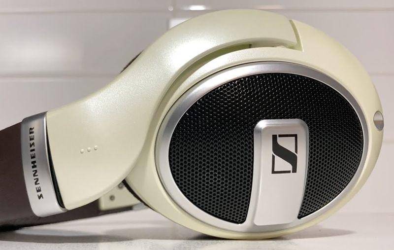 Sennheiser HD 599 (youtube.com/Go_)