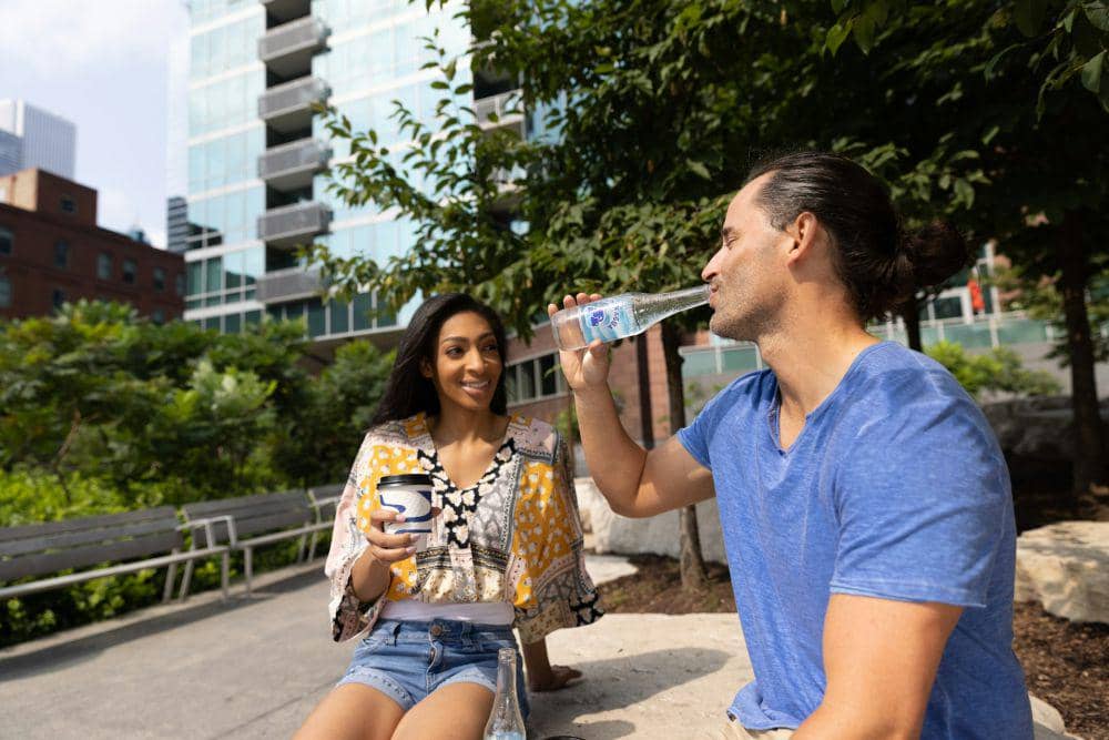 ilustrasi kencan pertama (unsplash.com/Mineragua Sparkling Water)