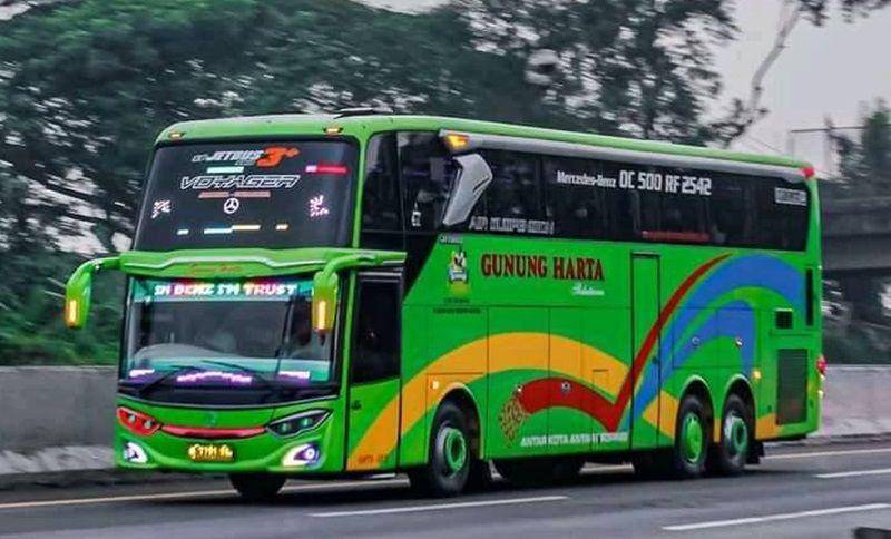 potret bus double decker Gunung Harta (facebook.com/Gunung Harta Kraksaan)