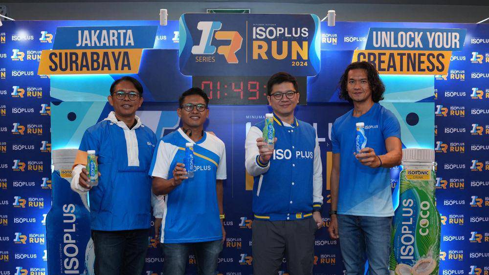 Race Director ISOPLUS RUN, Didit Santoso (Race Director), Andy Sugianto (Proffesional Running Coach), Joshua Gunawan (Marketing Manager RTD Beverages, WINGS Group Indonesia), Robert Sihombing (ISOPLUS Running Ambasaddor) (Dok. ISOPLUS)