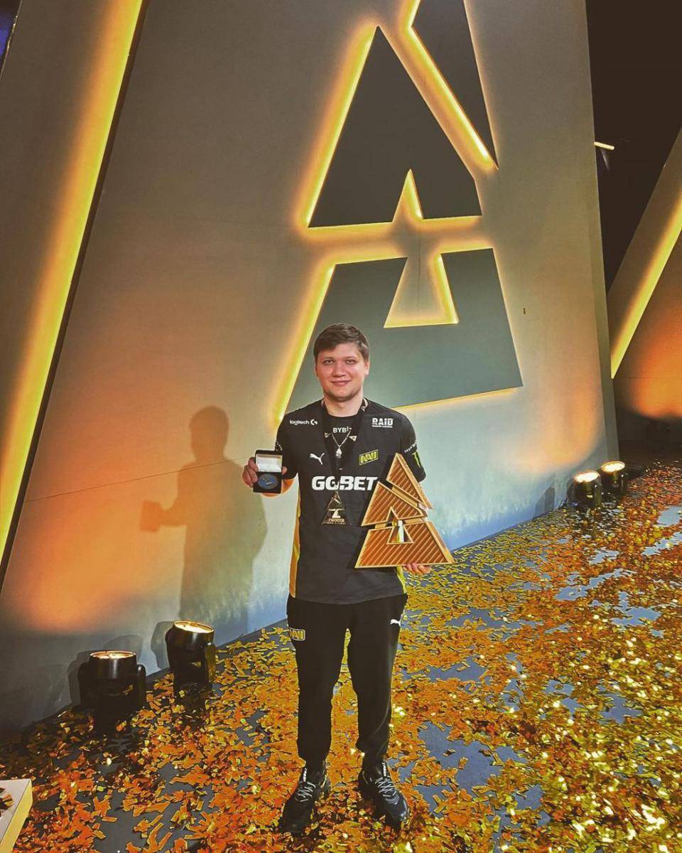 potret s1mple (instagram.com/s1mpleo)