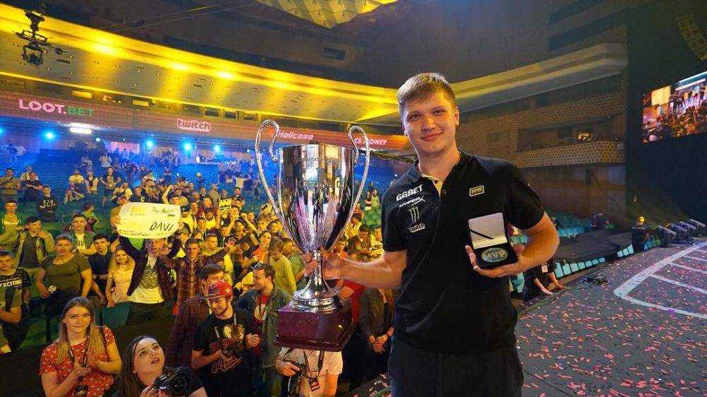 potret s1mple (instagram.com/s1mpleo)