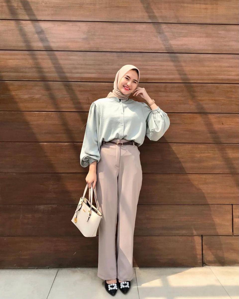 ide outfit kuliah pakai kemeja ala Intan Ghazella (instagram.com/intanghazll_)