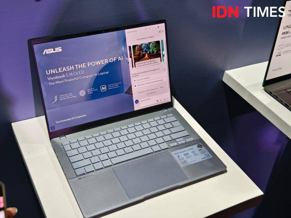 ASUS Vivobook S 14 OLED (IDN Times/Fatkhur Rozi)