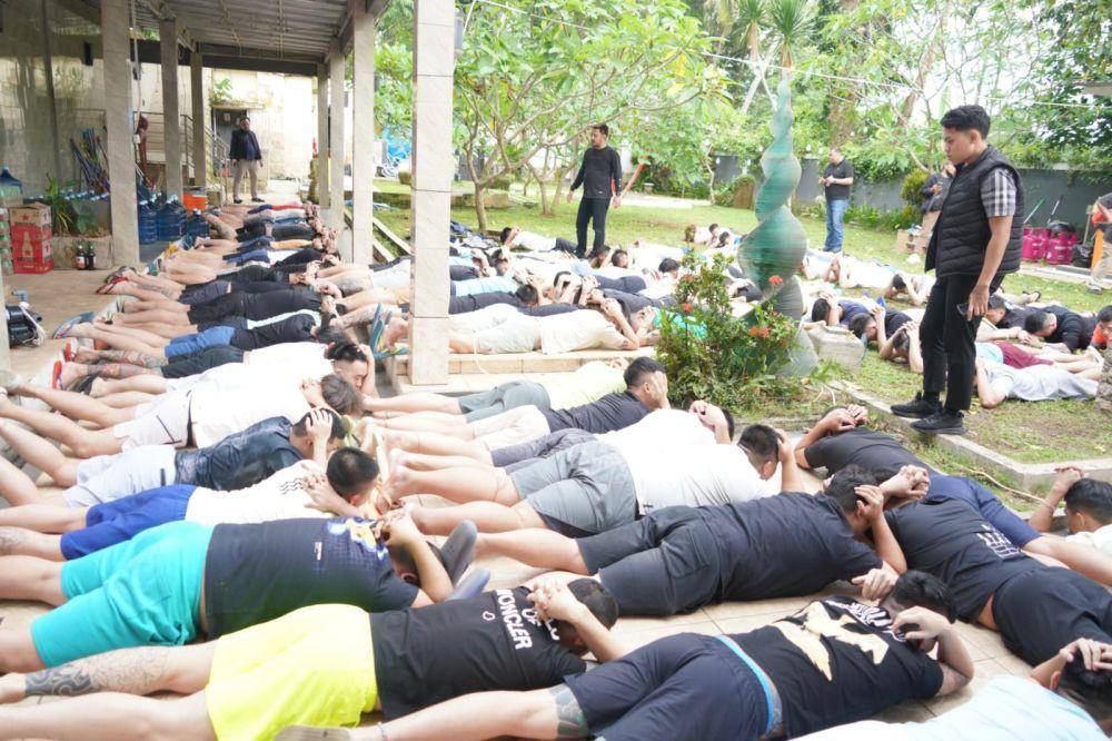Ratusan WNA diduga menyalahgunakan izin tinggal diamankan di Tabanan (Dok.IDN Times/istimewa)