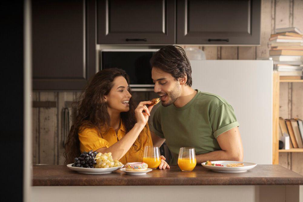 5 Tips Mengajak Pasangan Menerapkan Pola Makan Sehat, Jalani Bersama!