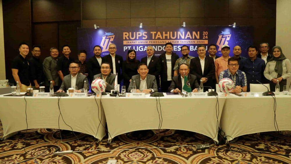 Para peserta Rapat Umum Pemegang Saham (RUPS) Tahunan 2024 PT Liga Indonesia Baru yang berlangsung di Jakarta pada Rabu (26/6/2024). (Dok. PT Liga Indonesia Baru)