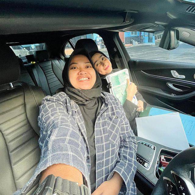 potret Sonya Fatmala lulus sidang skripsi (Instagram.com/sonyafatmala)