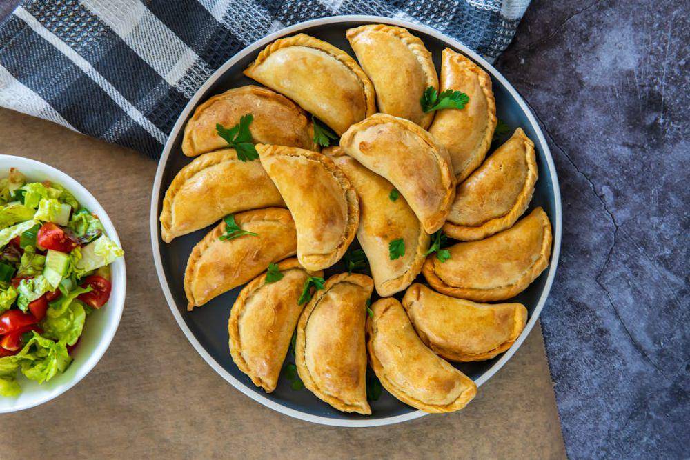 ilustrasi empanadas (pexels.com/Anton Uniqueton)