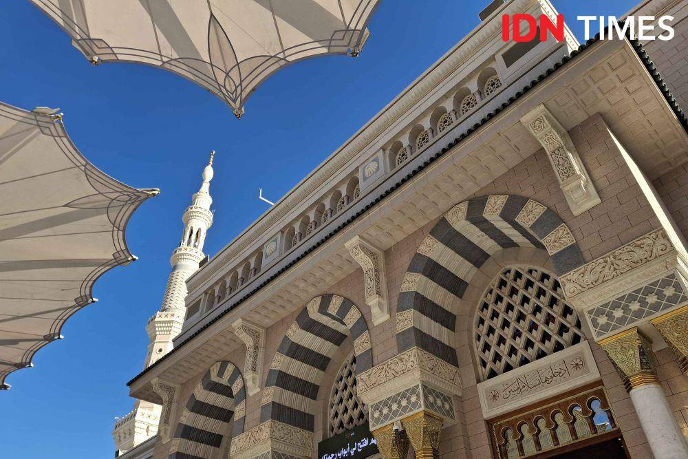 Suasana di Masjid Nabawi, Madinah, Kamis (27/6/2024). (IDN Times/Faiz Nashrillah)