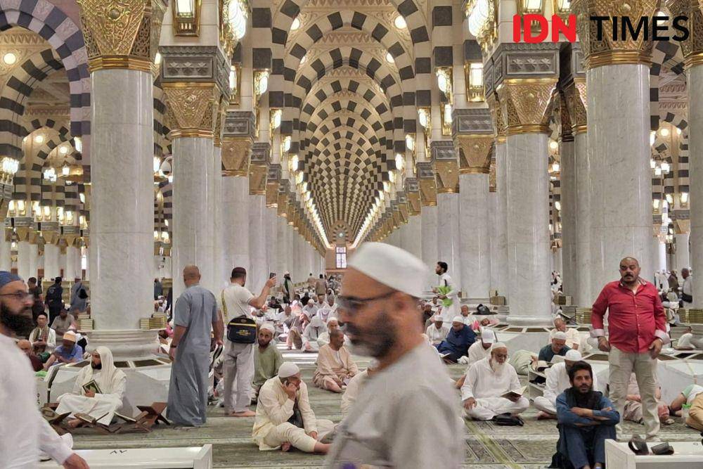 Suasana Masjid Nabawi, Madinah, Rabu (26/6/2024). (IDN Times/Faiz Nashrillah)