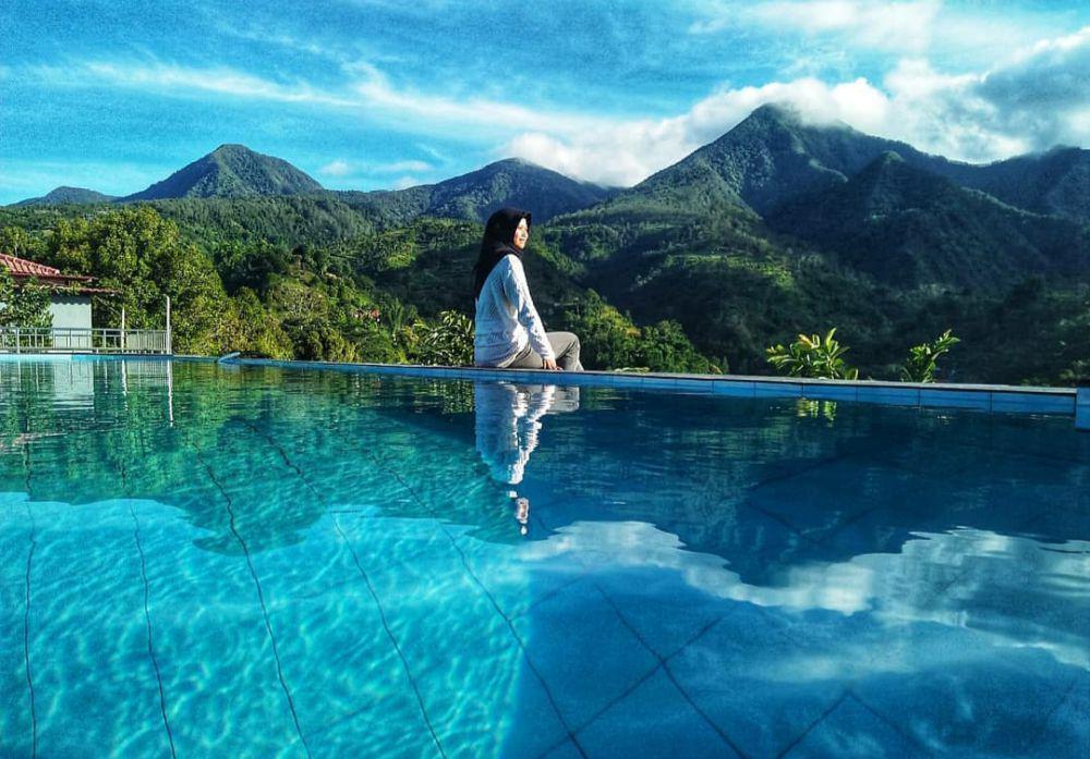 Pesona Soko Langit Wonogiri, Sensasi Berenang dengan View pegunungan