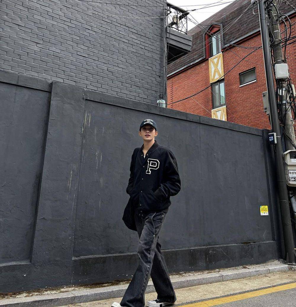 OOTD pakai baseball cap ala DK SEVENTEEN (instagram.com/dk_is_dokyeom)