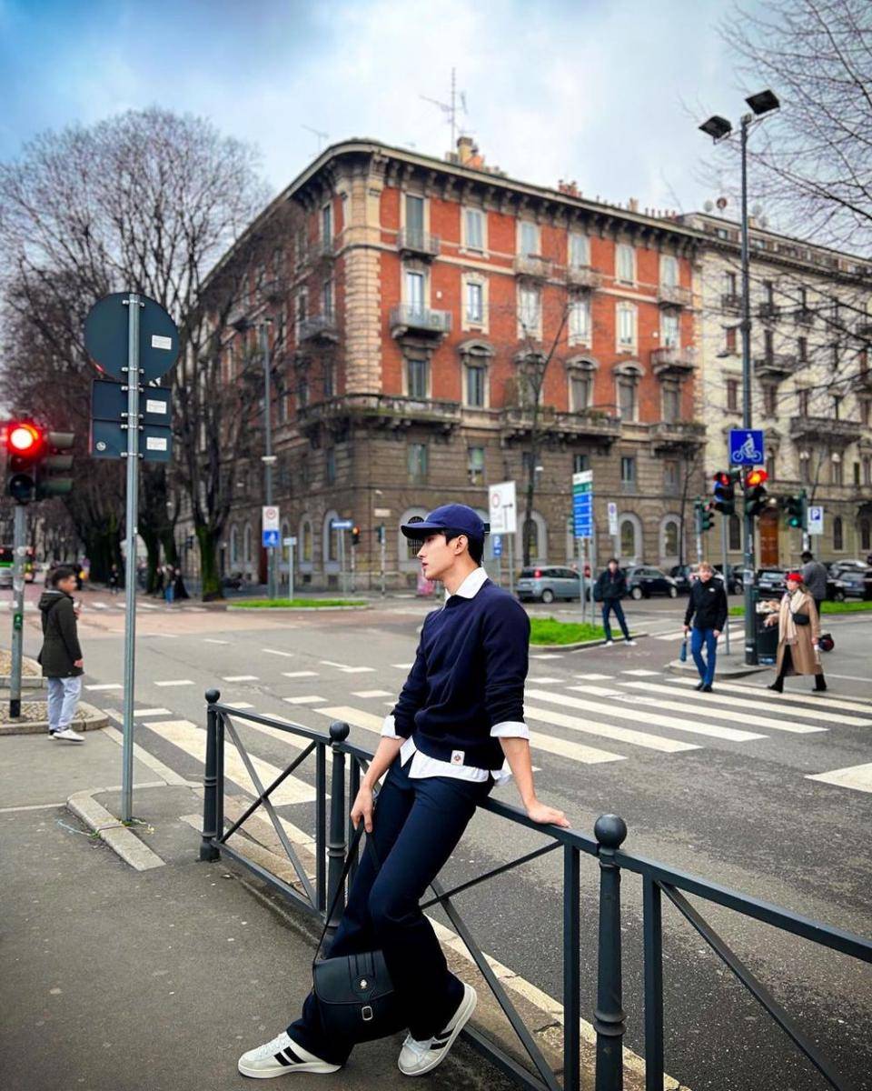 OOTD pakai baseball cap ala DK SEVENTEEN (instagram.com/dk_is_dokyeom)