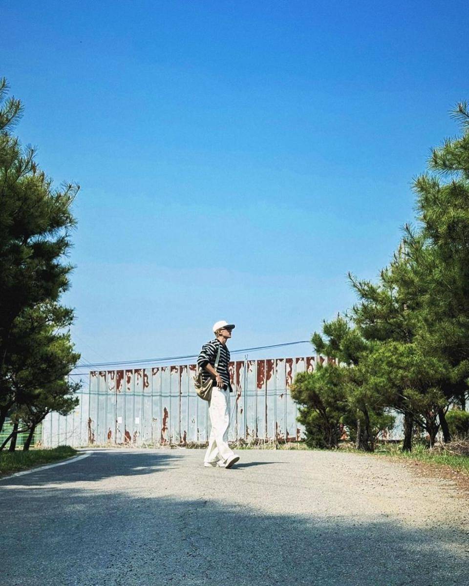 OOTD pakai baseball cap ala DK SEVENTEEN (instagram.com/dk_is_dokyeom)