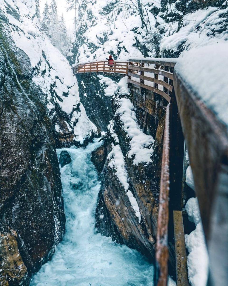 Potret Wimbachklamm saat musim dingin (instagram.com/skeye_photo )