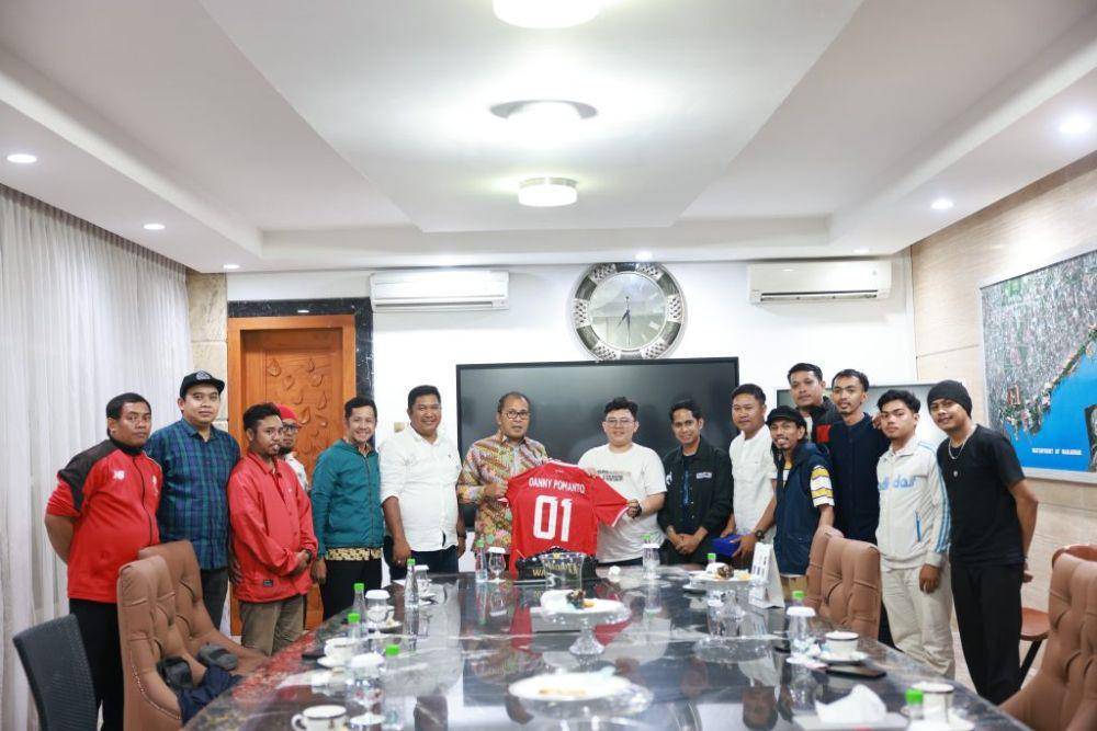 Presidium Nasional Suporter Seluruh Indonesia (PN-SSI) bertemu Wali Kota Makassar M. Ramdhan 'Danny' Pomanto. (Dok. Humas Pemkot Makassar)