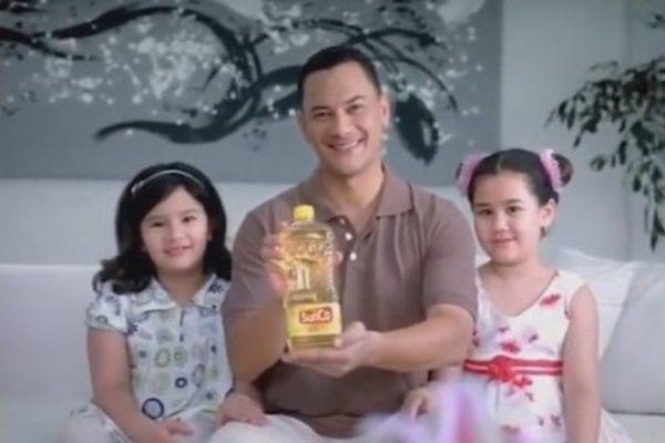7 Potret Lawas Aaliyah Jadi Bintang Iklan Bareng Adjie Massaid