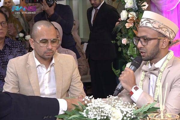 7 Potret Raffi Ahmad Jadi Saksi Nikah Karyawannya, Beri Hadiah Umrah