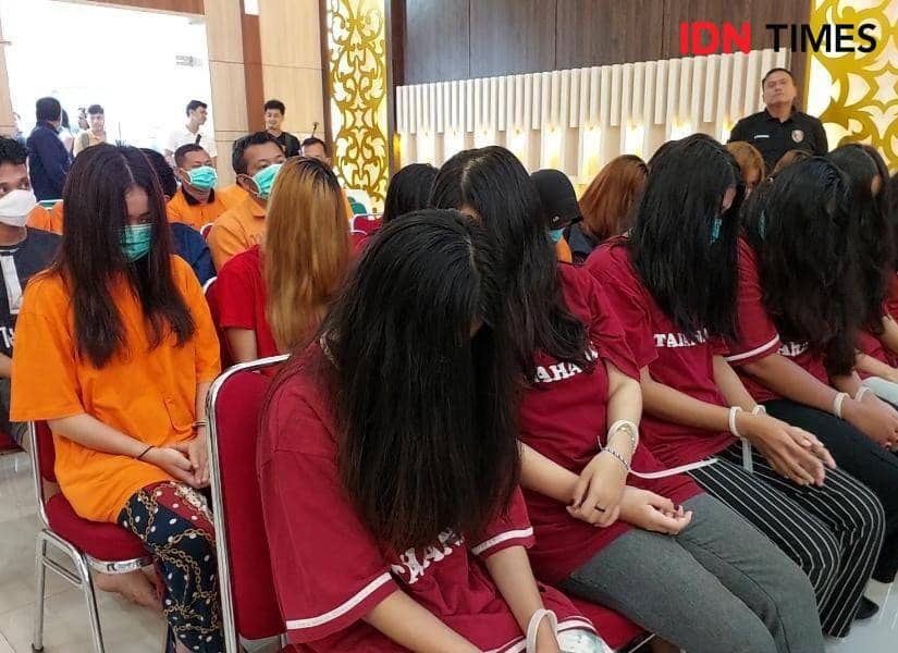 Ungkap kasus judi online diungkap Polda Lampung dan jajaran, Jumat (28/6/2024). (IDN Times/Tama Yudha Wiguna).