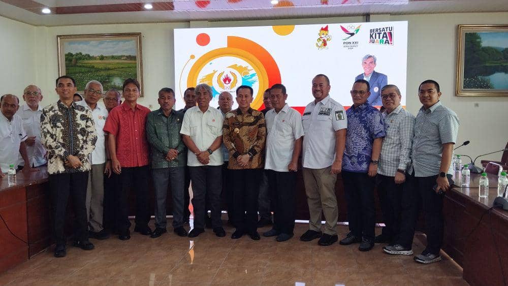 Pj Gubernur Sumut Agus Fatoni saat datang ke KONI Sumut, Jumat (28/6/2024) (dok.istimewa)